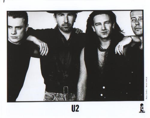 u2主bono相关文章最新报道唱唱功 the edge u2  